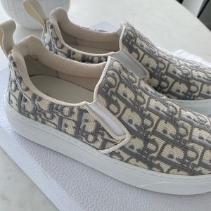 Dior sneakers for sale! With bags and box. Size 6